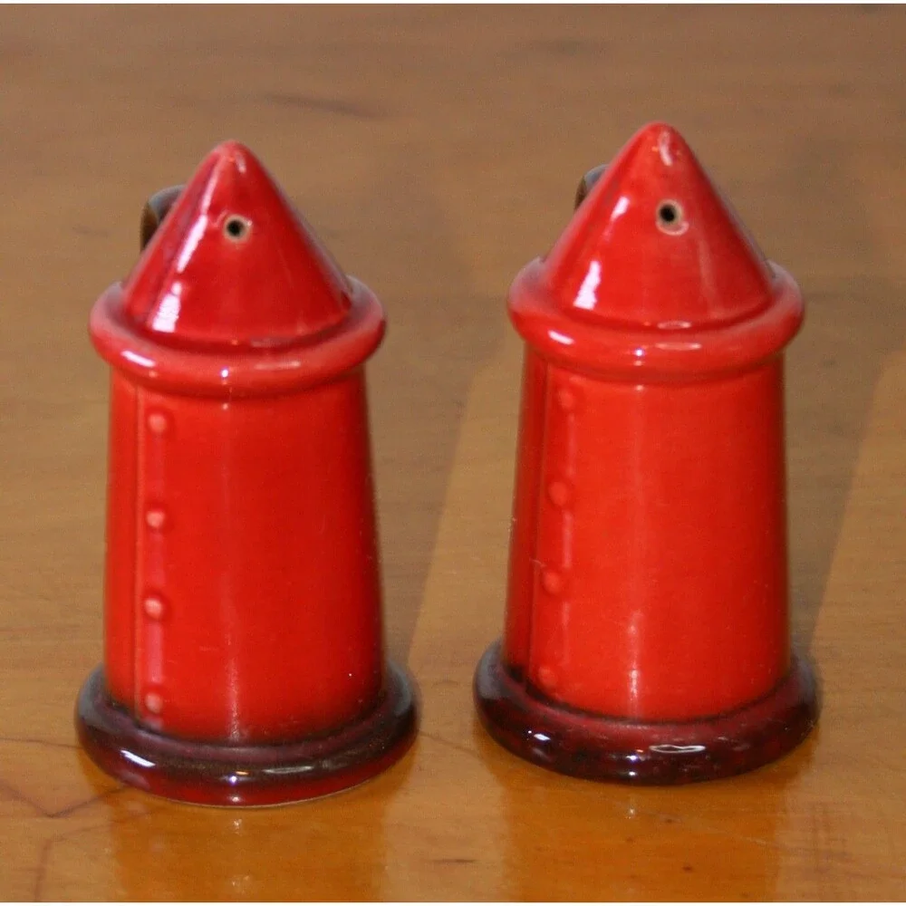 Salt Pepper Shakers Burnt Orange Red Rooster collection by Metlox Poppytrail MCM